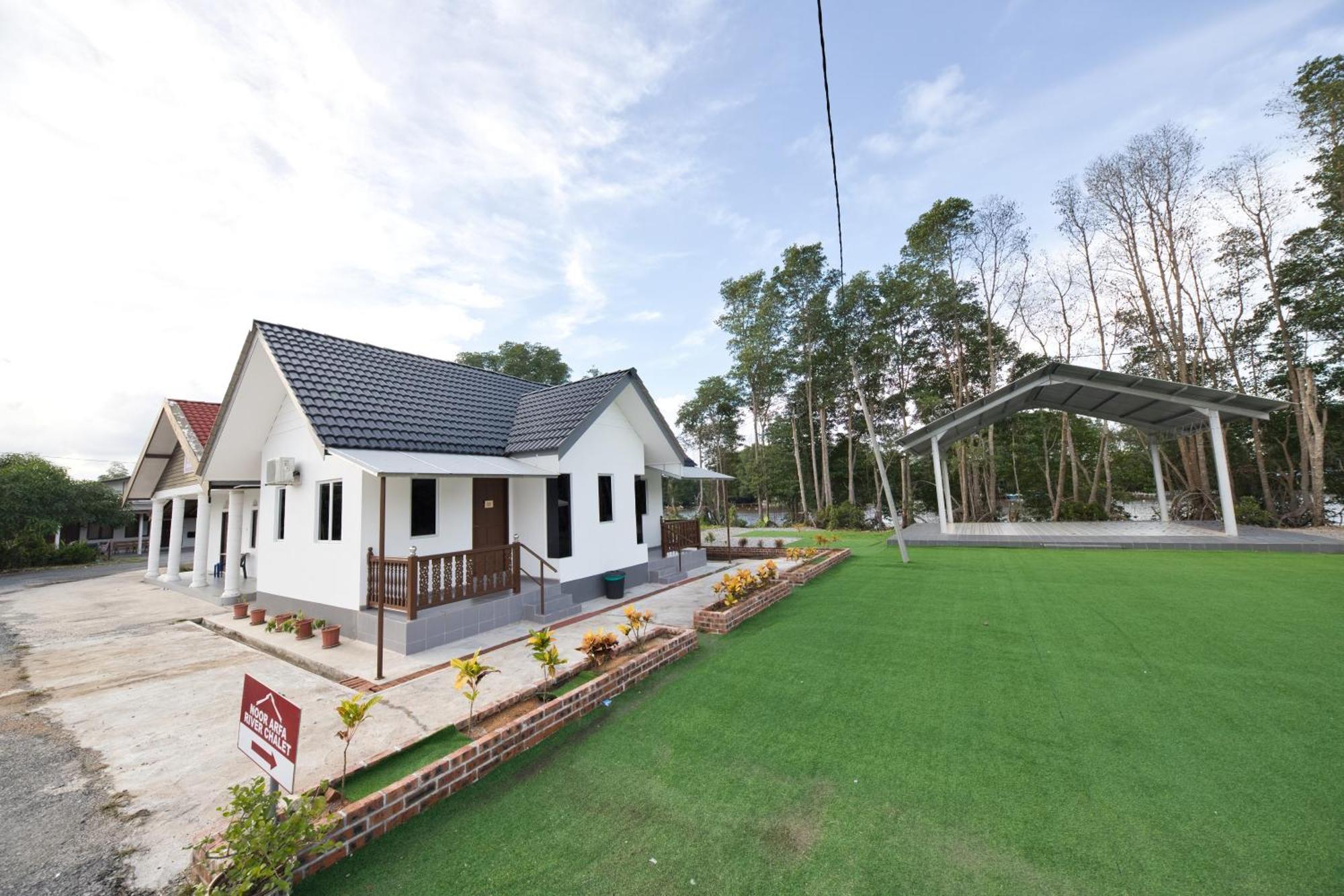 Oyo 90908 Noor Arfa River Chalet Куала Теренгану Екстериор снимка